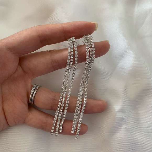 NWT Rhinestone dangle earrings - Picture 4 of 5